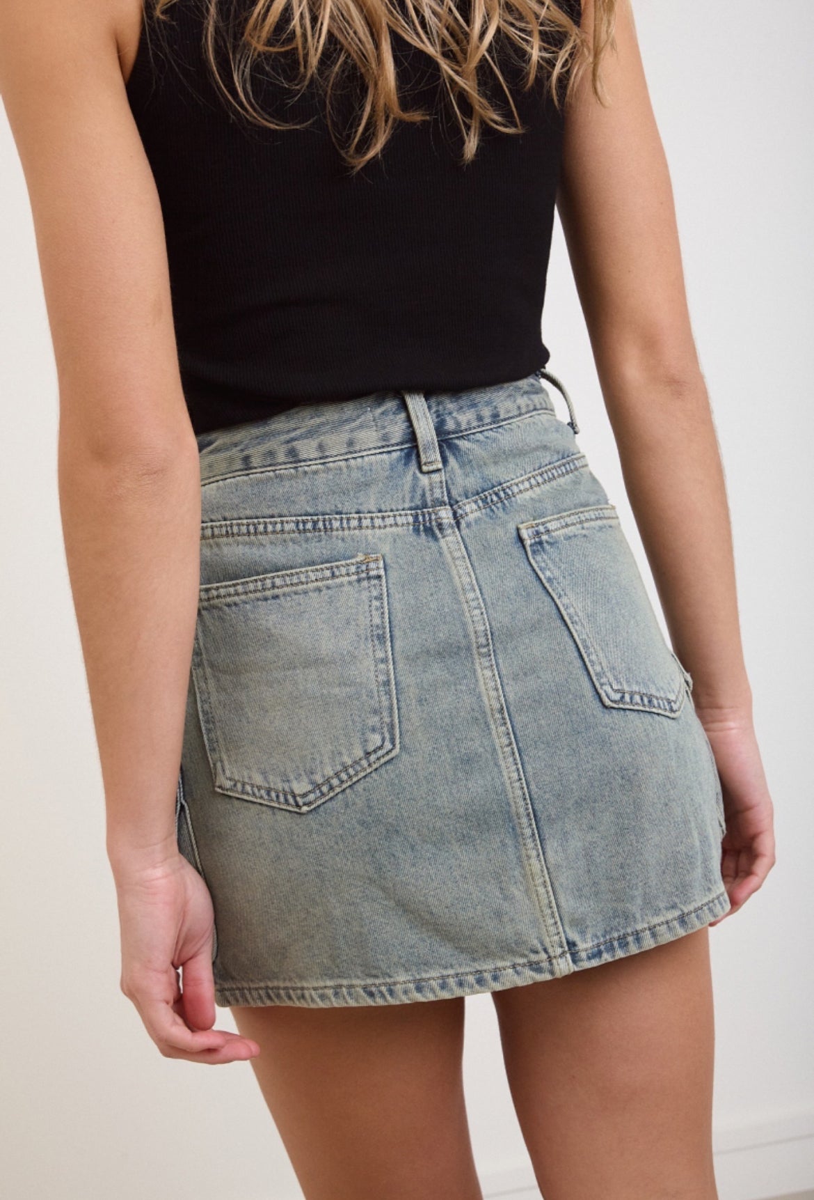 Sienna™ – Classic Cargo Denim Skirt